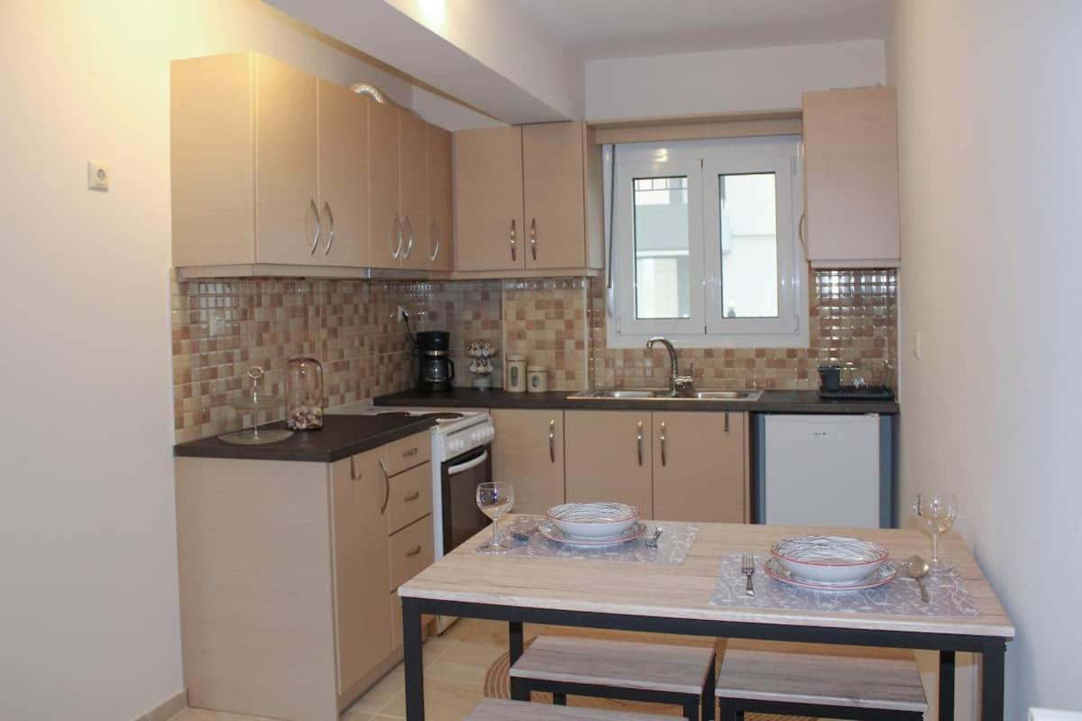 Cozy Modern Apartment Янина Екстериор снимка
